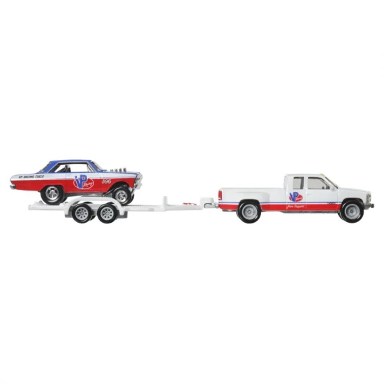 Transportator Hot Wheels Chevy Silverado 3500 88 cu masinuta Chevy Nova 63 scara 1:64