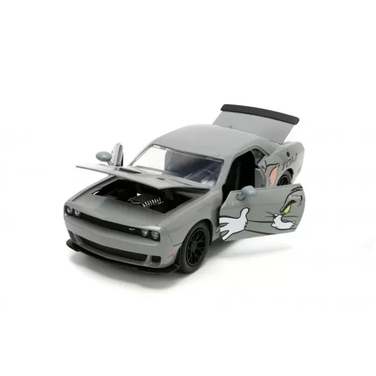 Masina metalica Dodge Challenger Hellcat scara 1:24 cu figurina Jerry Masina metalica Dodge Challenger Hellcat scara 1:24 cu figurina Jerry