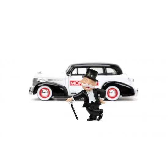 Set masinuta metalica Chevrolet Master Deluxe 1939 scara 1:24 cu figurina Mr. Monopoly Set masinuta metalica Chevrolet Master Deluxe 1939 scara 1:24 cu figurina Mr. Monopoly