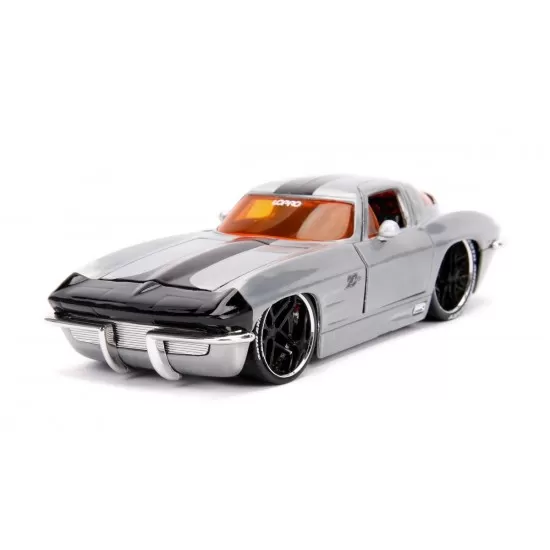 Macheta metalica Chevy Corvette 1963 scara 1:24 Macheta metalica Chevy Corvette 1963 scara 1:24