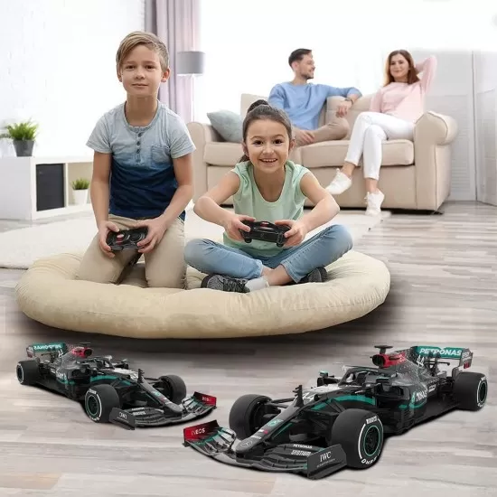 Masina cu telecomanda Mercedes AMG F1 W11 EQ Performance scara 1:18 Masina cu telecomanda Mercedes AMG F1 W11 EQ Performance scara 1:18