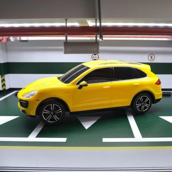 Masina cu telecomanda Porsche Cayenne Turbo galben scara 1:24