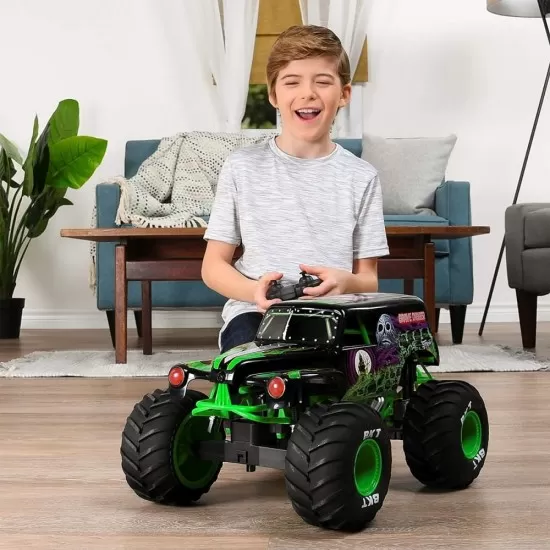 Masina radiocomandata Grave Digger Monster Jam scara 1:10 Masina radiocomandata Grave Digger Monster Jam scara 1:10