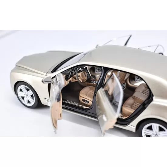 Masinuta metalica Bentley Mulsanne Champagne scara 1:18 Masinuta metalica Bentley Mulsanne Champagne scara 1:18