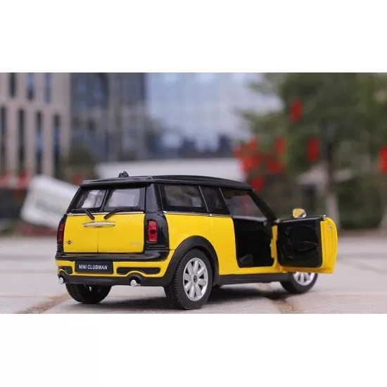 Masinuta metalica Mini Cooper Clubman galben scara 1:24