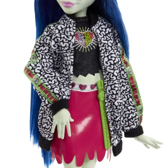 Papusa Monster High Ghoulia Yelps cu animalut si accesorii