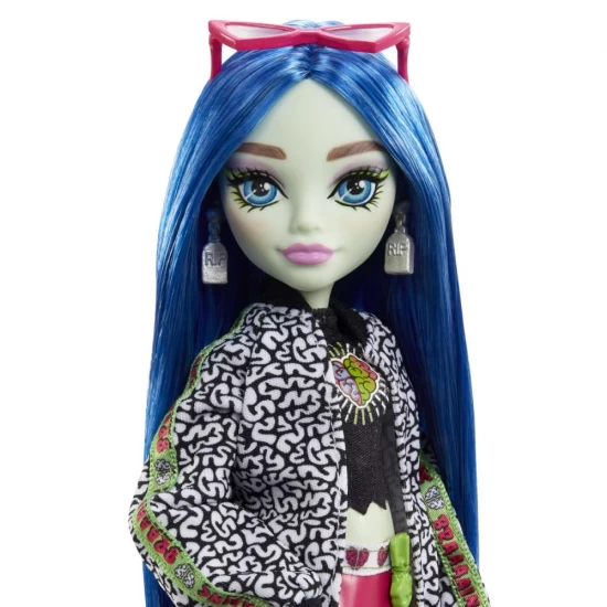 Papusa Monster High Ghoulia Yelps cu animalut si accesorii