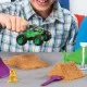 Set camioneta cu nisip si accesorii Grave Digger Monster Jam Set camioneta cu nisip si accesorii Grave Digger Monster Jam