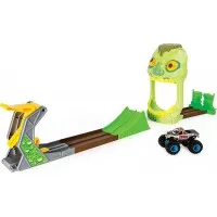 Set cascadorii Monster Jam - Doboara-l pe Zombie
