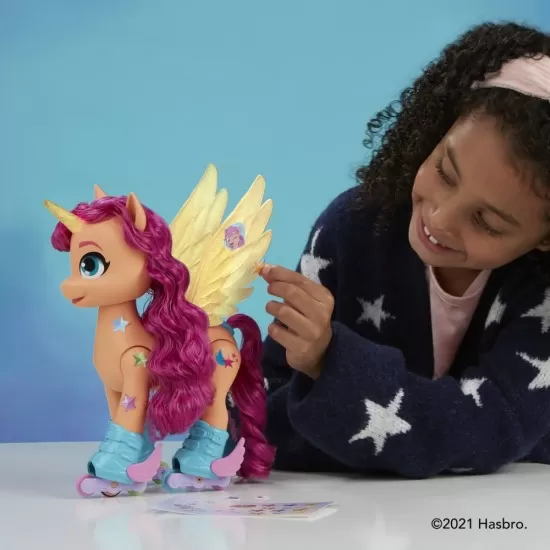 Jucarie interactiva My Little Pony - Canta si patineaza cu Sunny Jucarie interactiva My Little Pony - Canta si patineaza cu Sunny