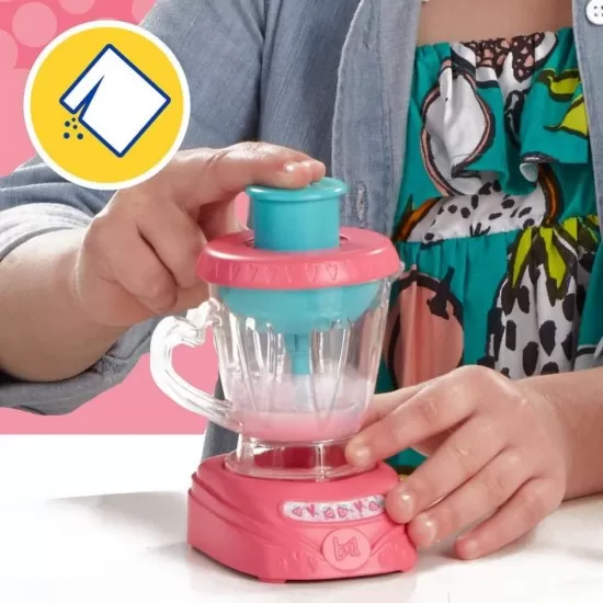 Papusa Baby Alive cu mixer pentru capsuni Papusa Baby Alive cu mixer pentru capsuni