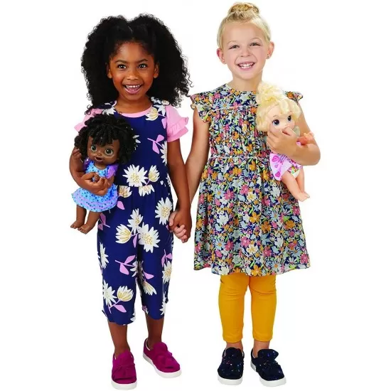 Papusa Baby Alive cu mixer pentru capsuni Papusa Baby Alive cu mixer pentru capsuni