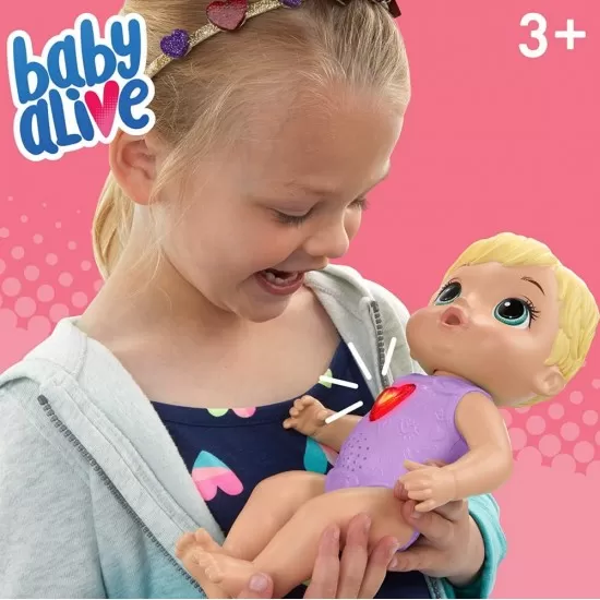 Papusa Baby Alive cu batai colorate ale inimii