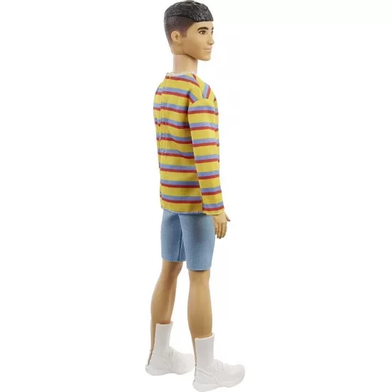 Papusa baiat Barbie Fashionistas cu pulover supradimensionat Papusa baiat Barbie Fashionistas cu pulover supradimensionat