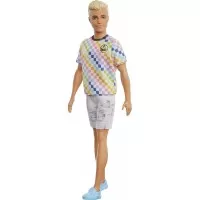 Papusa baiat Barbie Fashionistas cu tinuta lejera de vara