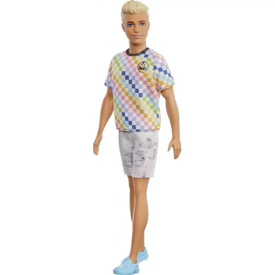 Papusa baiat Barbie Fashionistas cu tinuta lejera de vara Papusa baiat Barbie Fashionistas cu tinuta lejera de vara