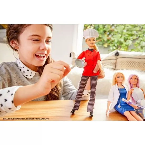 Papusa Barbie Cariere - Chef in bucatarie Papusa Barbie Cariere - Chef in bucatarie