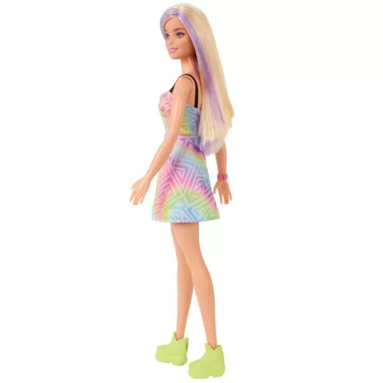 Papusa Barbie Fashionistas blonda cu suvite mov Papusa Barbie Fashionistas blonda cu suvite mov