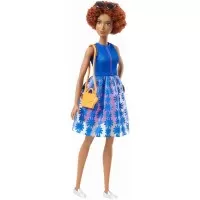 Papusa Barbie Fashionistas creata cu hainute de schimb