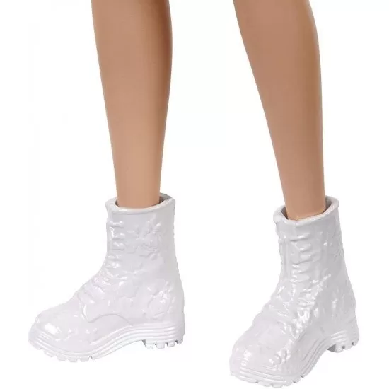 Papusa Barbie Fashionistas satena cu rochita portocalie cu buline Papusa Barbie Fashionistas satena cu rochita portocalie cu buline