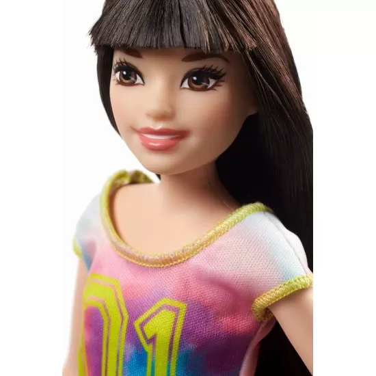 Papusa Barbie Family - Bona in jeans Papusa Barbie Family - Bona in jeans