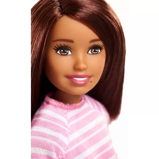 Papusa Barbie Family - Bona cu pizza Papusa Barbie Family - Bona cu pizza