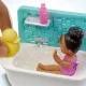 Set de joaca Barbie Babysitters - Papusa bruneta cu bebelus