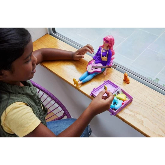 Papusa Barbie Travel Daisy