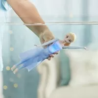 Papusa Elsa Frozen 2 inoata si lumineaza