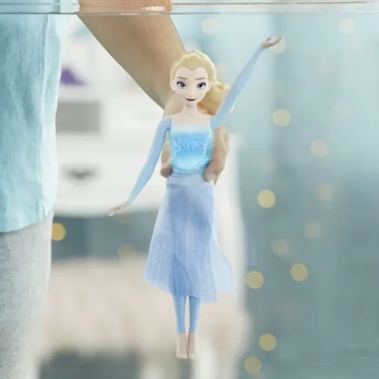 Papusa Elsa Frozen 2 inoata si lumineaza Papusa Elsa Frozen 2 inoata si lumineaza
