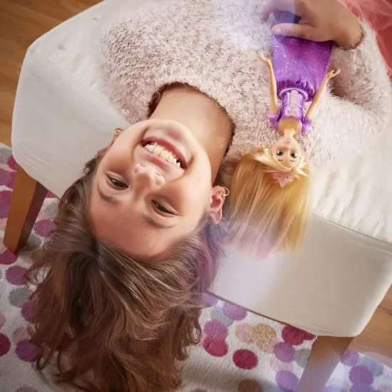 Papusa Printesa Stralucitoare Rapunzel