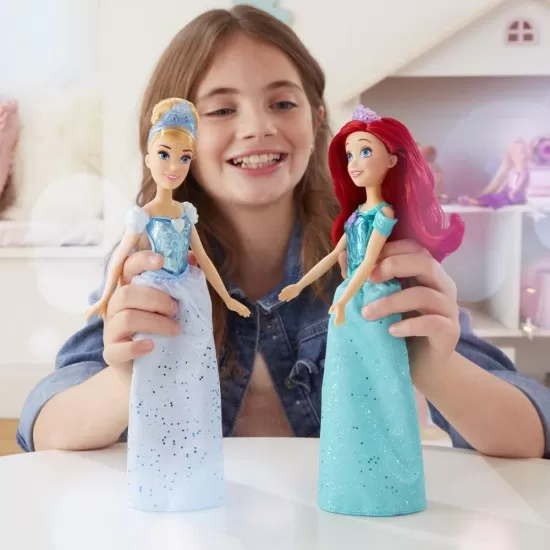 Papusa Printesa Stralucitoare Rapunzel