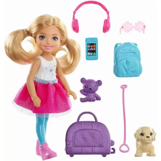 Papusa Chelsea Travel cu accesorii pentru calatorie Papusa Chelsea Travel cu accesorii pentru calatorie