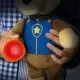 Plus Patrula Catelusilor Snuggle Up Chase cu burtica luminoasa Plus Patrula Catelusilor Snuggle Up Chase cu burtica luminoasa