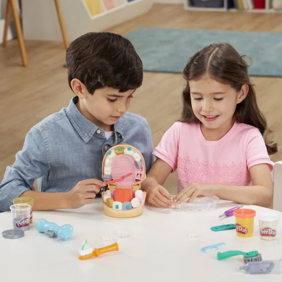 Set Play-Doh - Dentistul cu accesorii si dinti colorati
