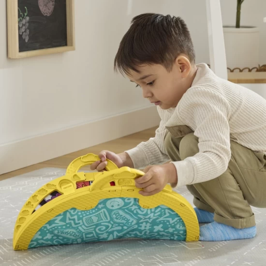 Set creativ Play-Doh Starters cu covoras de joaca pliabil Set creativ Play-Doh Starters cu covoras de joaca pliabil