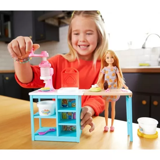 Set de joaca Barbie - Mic dejun cu Stacie Set de joaca Barbie - Mic dejun cu Stacie