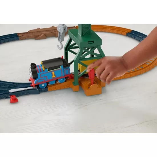 Set de joaca Thomas cu locomotiva Cranky motorizata si accesorii Set de joaca Thomas cu locomotiva Cranky motorizata si accesorii