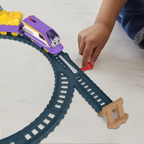 Set de joaca Thomas cu locomotiva Kana motorizata si accesorii Set de joaca Thomas cu locomotiva Kana motorizata si accesorii