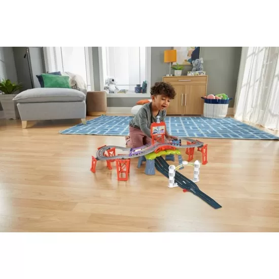 Set de joaca motorizat Thomas - Cursa Sodor Set de joaca motorizat Thomas - Cursa Sodor