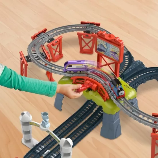 Set de joaca motorizat Thomas - Cursa Sodor Set de joaca motorizat Thomas - Cursa Sodor