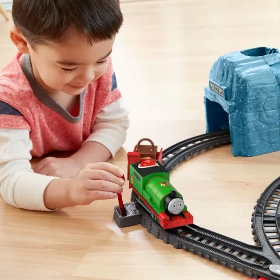 Set de joaca motorizat Thomas - Aventuri in Sodor Set de joaca motorizat Thomas - Aventuri in Sodor