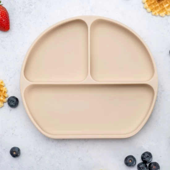 Farfurie compartimentata din silicon cu ventuza si capac AppeKids Bubble Beige Farfurie compartimentata din silicon cu ventuza si capac AppeKids Bubble Beige