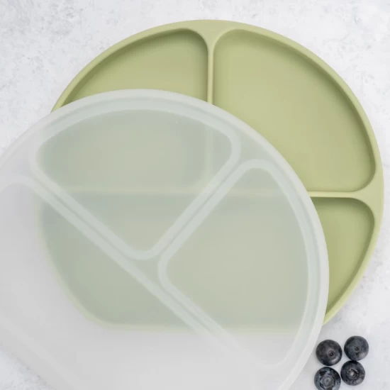Farfurie compartimentata din silicon cu ventuza si capac AppeKids Raw Green Farfurie compartimentata din silicon cu ventuza si capac AppeKids Raw Green