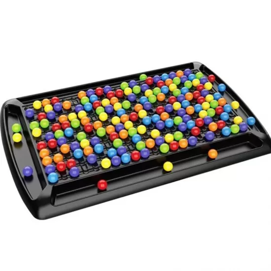 Joc de strategie cu 241 bile colorate 