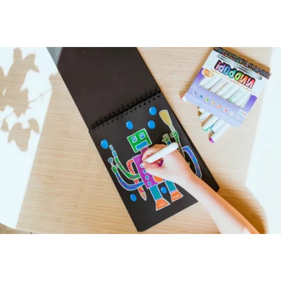 Set 8 Carioci cu vopsea Vivid Pop! metalic Set 8 Carioci cu vopsea Vivid Pop! metalic