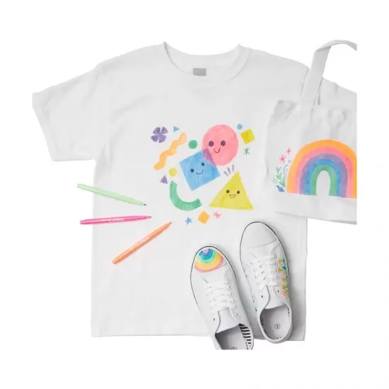 Set 12 carioci permanente pentru textile Fabric Doodlers Set 12 carioci permanente pentru textile Fabric Doodlers