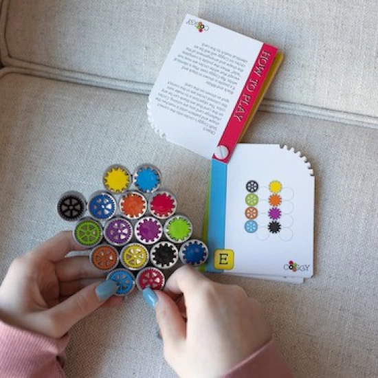 Joc educativ puzzle magnetic Coggy cu 16 piese metalice