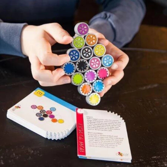 Joc educativ puzzle magnetic Coggy cu 16 piese metalice