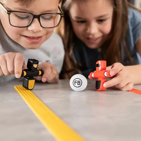 Set 2 roboti pentru joc Foosbots
